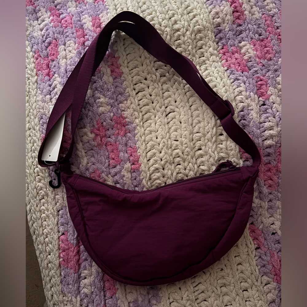 Uniqlo Crescent bag